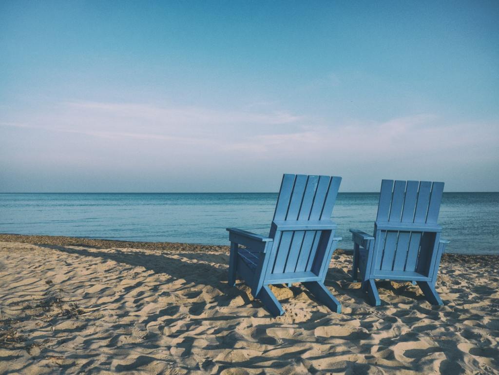 twochairsbeach_unsplash